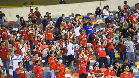 Universitario Vs Cienciano Club ‘crema Cedió 2 Mil Entradas A Los