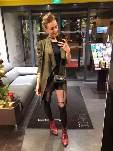 Todays Wank Target Bangin Nylon Pussy Babe With Sexy Tongue Porn Pictures XXX Photos Sex