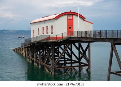 457 Old lifeboat station Images, Stock Photos & Vectors | Shutterstock