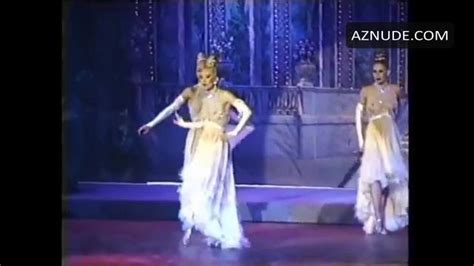 MENEUSE DE REVUE NUDE SCENES AZNude