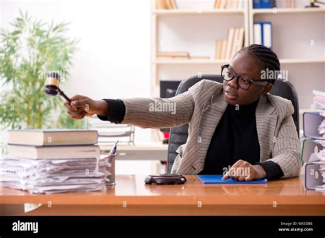 Black female lawyer in courthouse Stock Photo - Alamy