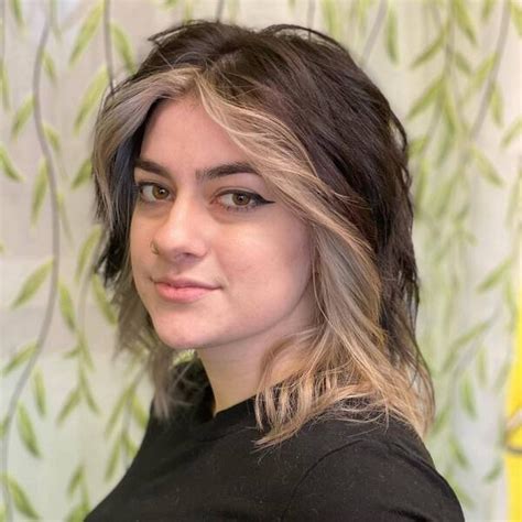 Beautiful Black And Blonde Hairstyle Ideas For Women In