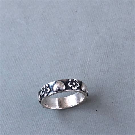 Retired James Avery Ring Hearts Flowers Band Size S Gem