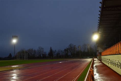 Wiadomości Szczecin Nowe oświetlenie na Stadionie Lekkoatletycznym