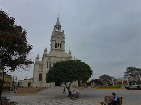 Pileta Ornamental Plaza De Armas Sullana Mapio Net