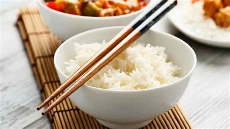 Are You Supposed To Eat Rice With Chopsticks Cheffist