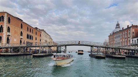 Madonna Della Salute Aperto Il Ponte Votivo Inizia La Festa Dei Veneziani La Nuova Venezia