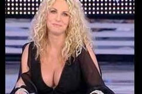 RTBF cherche blonde à forte poitrine La DH Les Sports