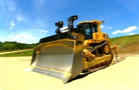 IMCDb.org: Caterpillar D9 T in "Mean Machines, 2005"