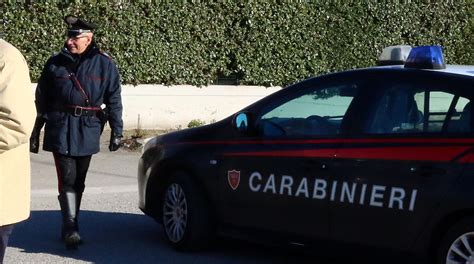 Minacciato Con La Pistola E Rapinato Delle Sigarette