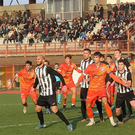 CALCIO Per Il Fanfulla UnImolese Gasata Per Il Sangiuliano Un Prato