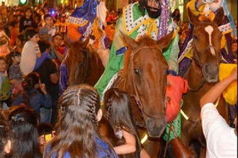 Los Reyes Magos Pasaron Por Santiago Repartiendo Felicidad A Los Ni Os