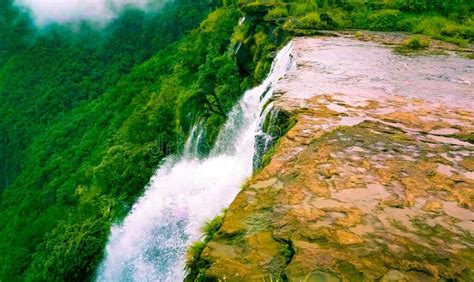 Scenic Nohsngithiang Falls - Seven Sisters Waterfalls / Mawsmai Falls ...