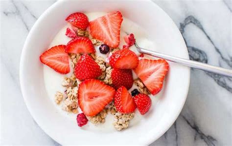 Breakfast cereal fruits - Online Jigsaw Puzzles