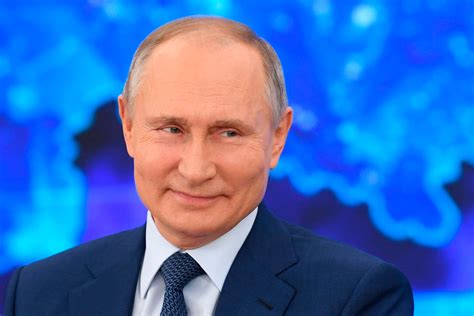 Putin introduce enmiendas a los artículos de la Duma sobre informar al