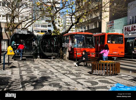 Curitiba el sistema de transporte público de autobuses rápidos