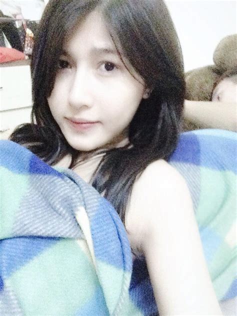 Đỏ mặt với ảnh giường chiếu của hot girl chuyển giới Trâm Anh Tinmoi