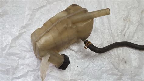 Used Expansion Tank Coolant Radiator Expansion Tank Bottle