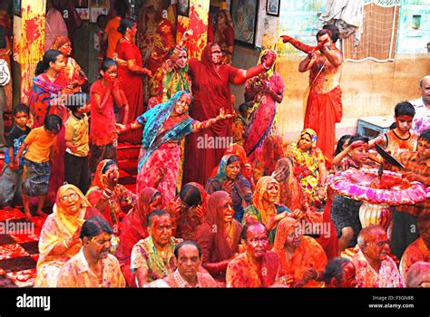 Rangpanchami, women dancing, singing, holi festival, Jodhpur, Rajasthan ...