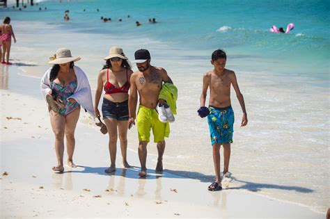 Turistas Dejar N Derrama Econ Mica De Millones De D Lares En