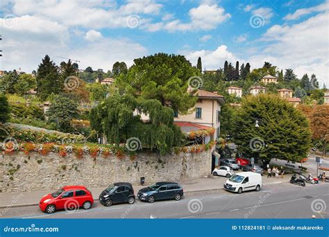 Bergamo Italy August 18 2017 Traffic Traffic Auto On The Street In