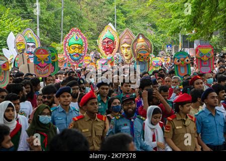 Le Peuple Bangladais Participe Un Rassemblement Mangal Shobhajatra