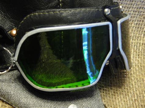 Бобровая хатка: От винта! Шлем летчика и очки