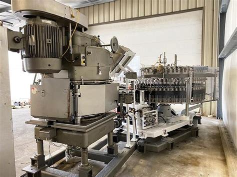 Used Crown Valve Can Filler With Angelus L Can Seamer Price