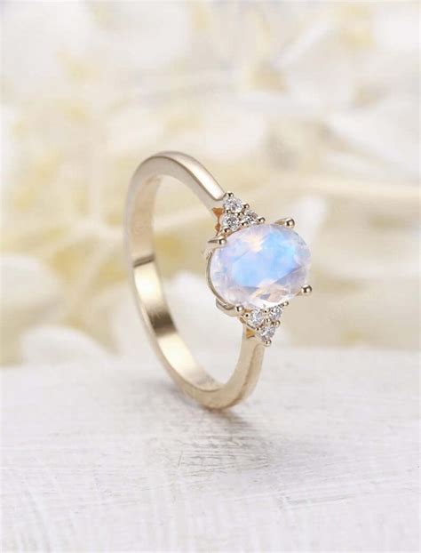 Moonstone Engagement Rings – What You Need to Know | Wedding KnowHow