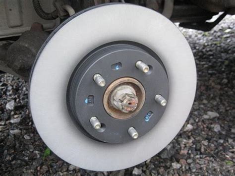 Replacing The Brake Discs Pads On Hyundai Tucson