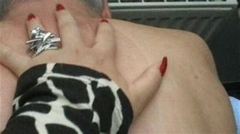 Back Scratching With Red Claws Lady Diamonds Fetish Corner Clips4sale