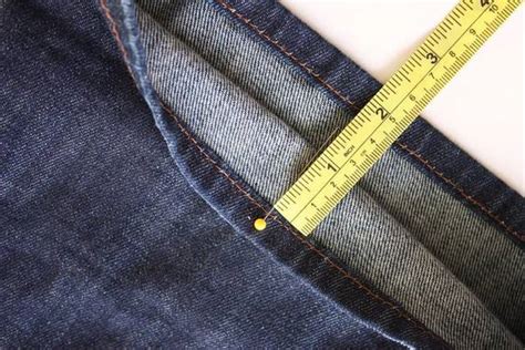 how much does it cost to hem a skirt