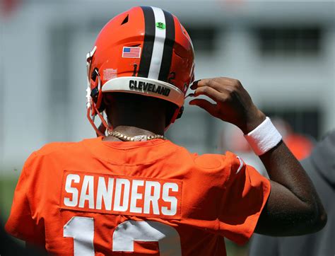 NFL Analyst Predicts Nightmare Scenario For Shedeur Sanders' Browns