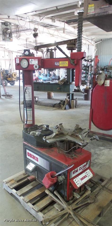 Coats A Rim Clamp Tire Machine In Wichita Ks Item Ef Sold