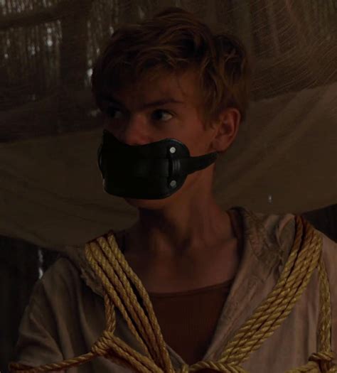 Thomas Brodie Sangster Shirtless