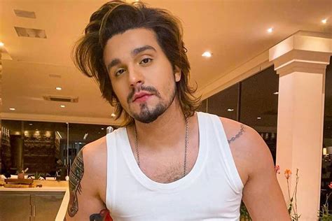 Luan Santana Responde Sobre Romance Giulia Be Ap S Curtidas Da Ex