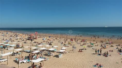 Carcavelos beach editorial photo. Image of beachgoers - 54775406