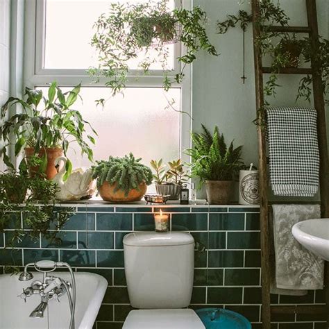 Moon to Moon: Bathroom: Blue, White and Green