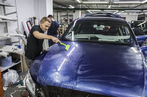 Виниловая пленка для авто в Москве — оклейка авто винилом, цена обтяжки ...