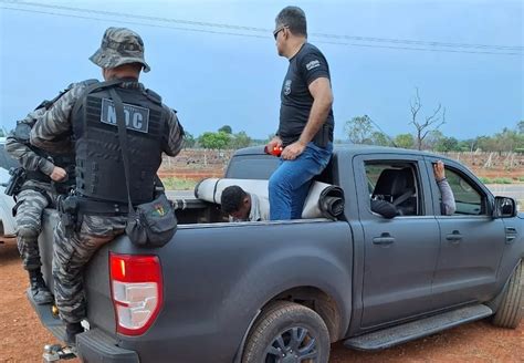 Acusado de matar ex namorada e a mãe dela golpes de facão vai a