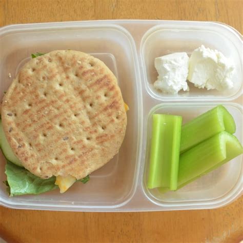 Thin Sandwiches with Celery and Goat Cheese - Super Healthy Kids