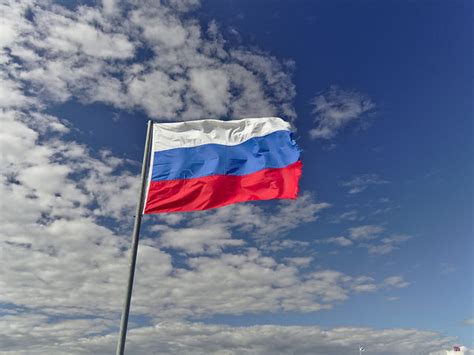 В Коми подросток-сельчанин сорвал и сжёг флаг России