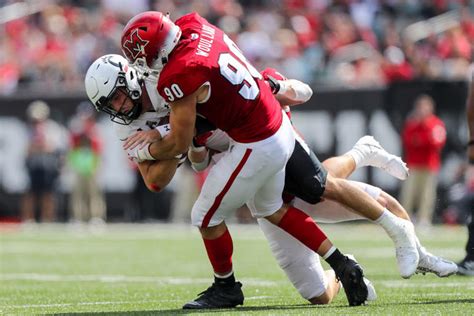 Ou Football Lands Miami Ohio Defensive End Caiden Woullard In Transfer Portal