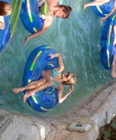 Carrie Underwood Green Bikini 2009 19 Pics NudeBase