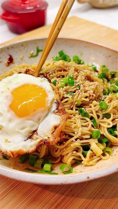 Chili Oil Ramen With Homemade Garlic Chili Sauce [video] Recipe