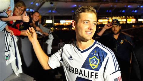 La Galaxy S Robbie Rogers Reacts To Us Supreme Court S Decision On Gay Marriage Mlssoccer