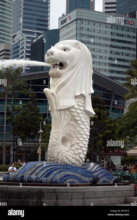 Singapore Lion Fountain Stock Photo Alamy