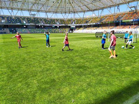 Aki Na Stadionie Miejskim Szko A Podstawowa Nr Im Janusza