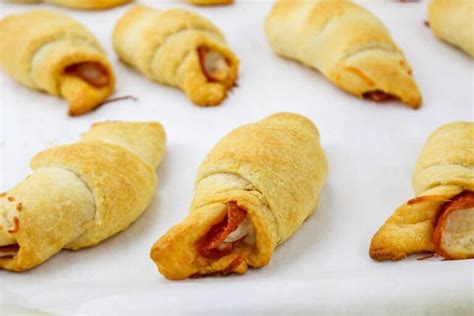 Crescent Pizza Rolls - Retro Potluck