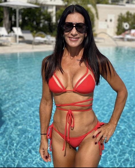 Jaw Dropping R Milf